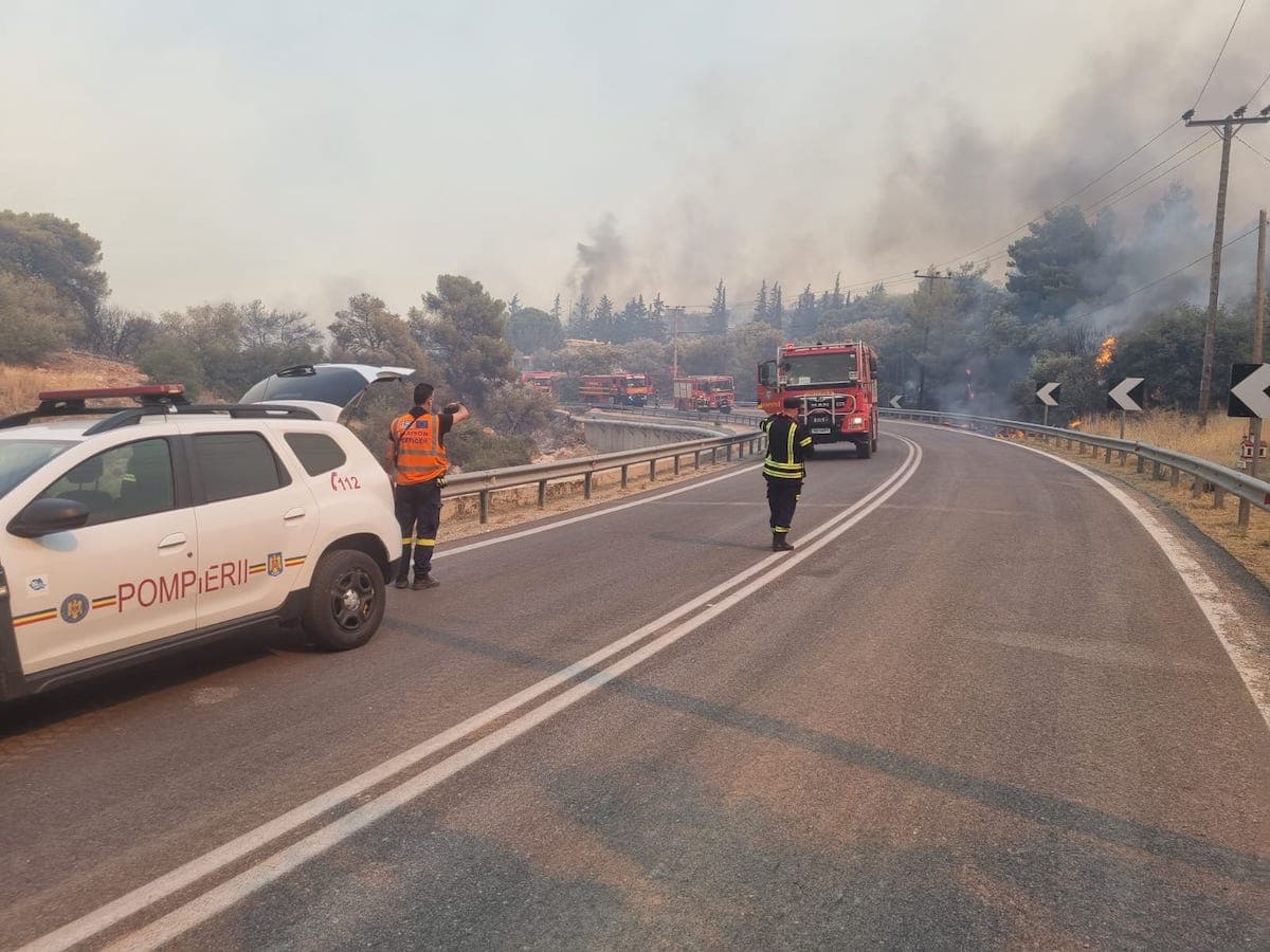 Romanian firefighters aiding Greek authorities extinguish wildfires near Athens