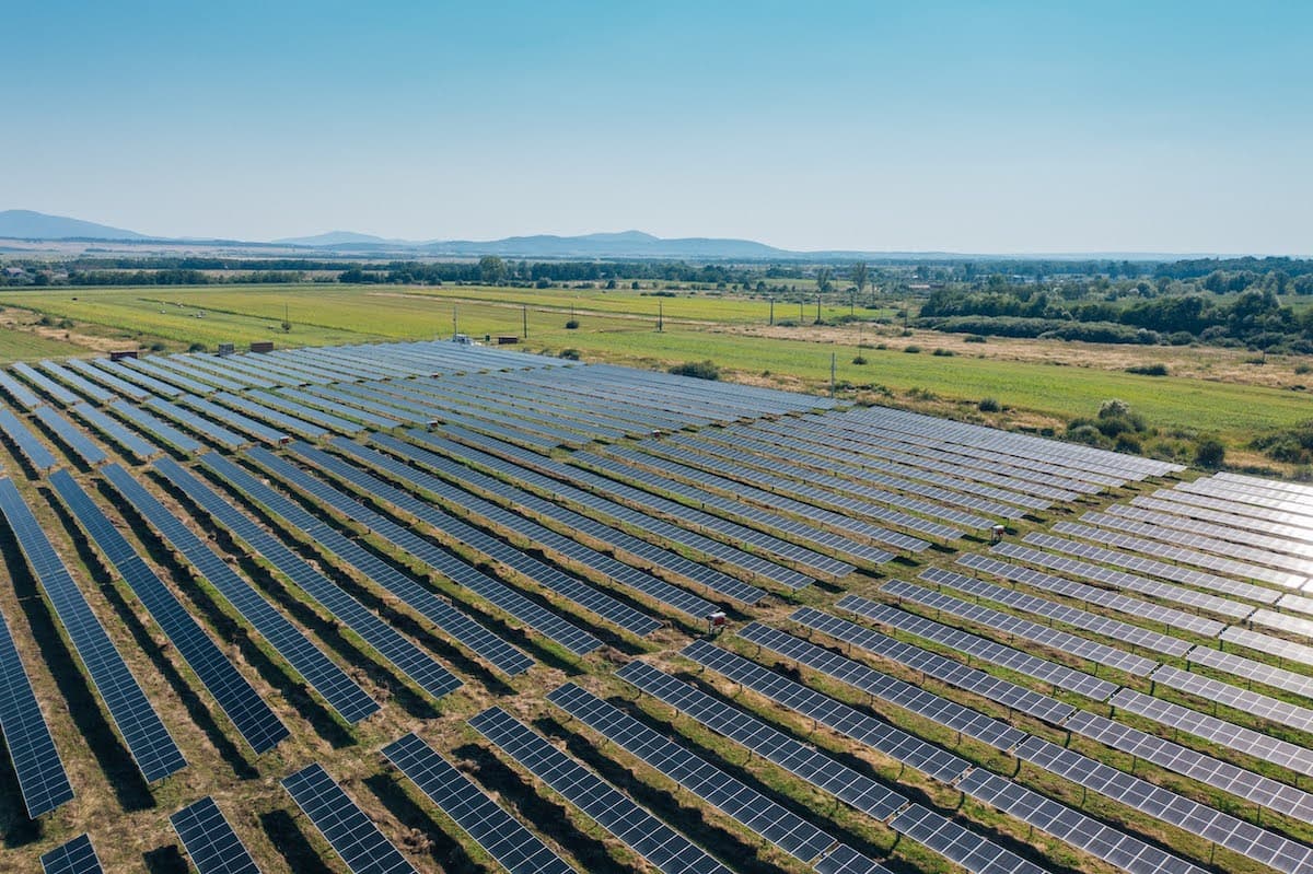 Photon Energy connects to the grid two new solar power plants in Romania