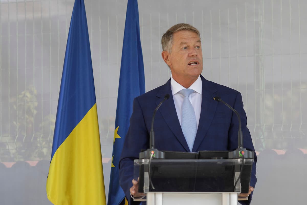 COVID vaccine purchases: Romanian president approves investigation of former health ministers