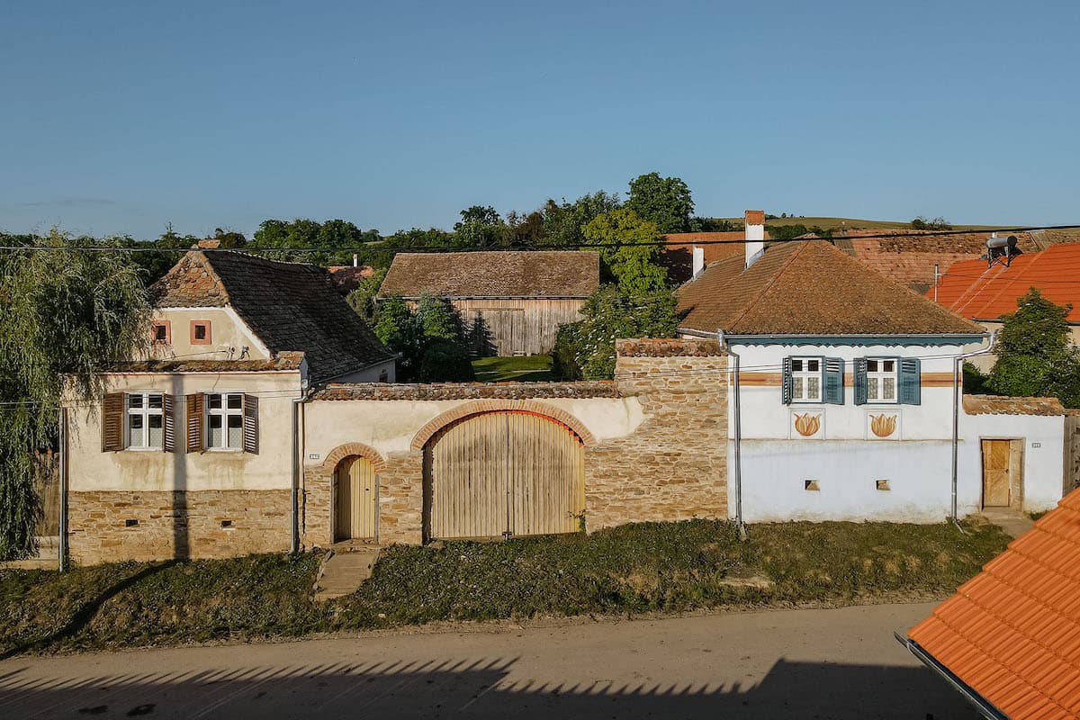 Traditional houses near Romania’s famous Viscri village on sale for less than EUR 0.5 mln