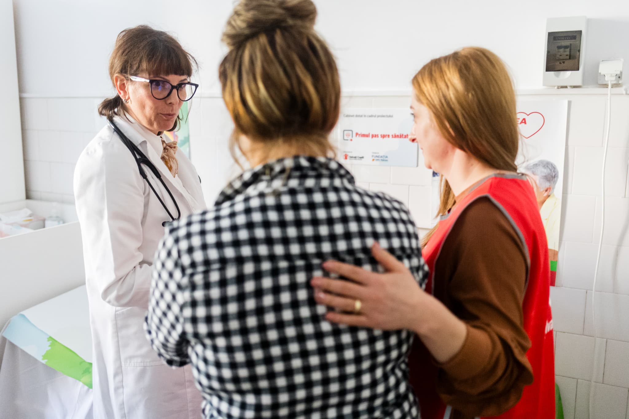 Save the Children Romania: One in three disadvantaged pregnant women not getting medical check-ups