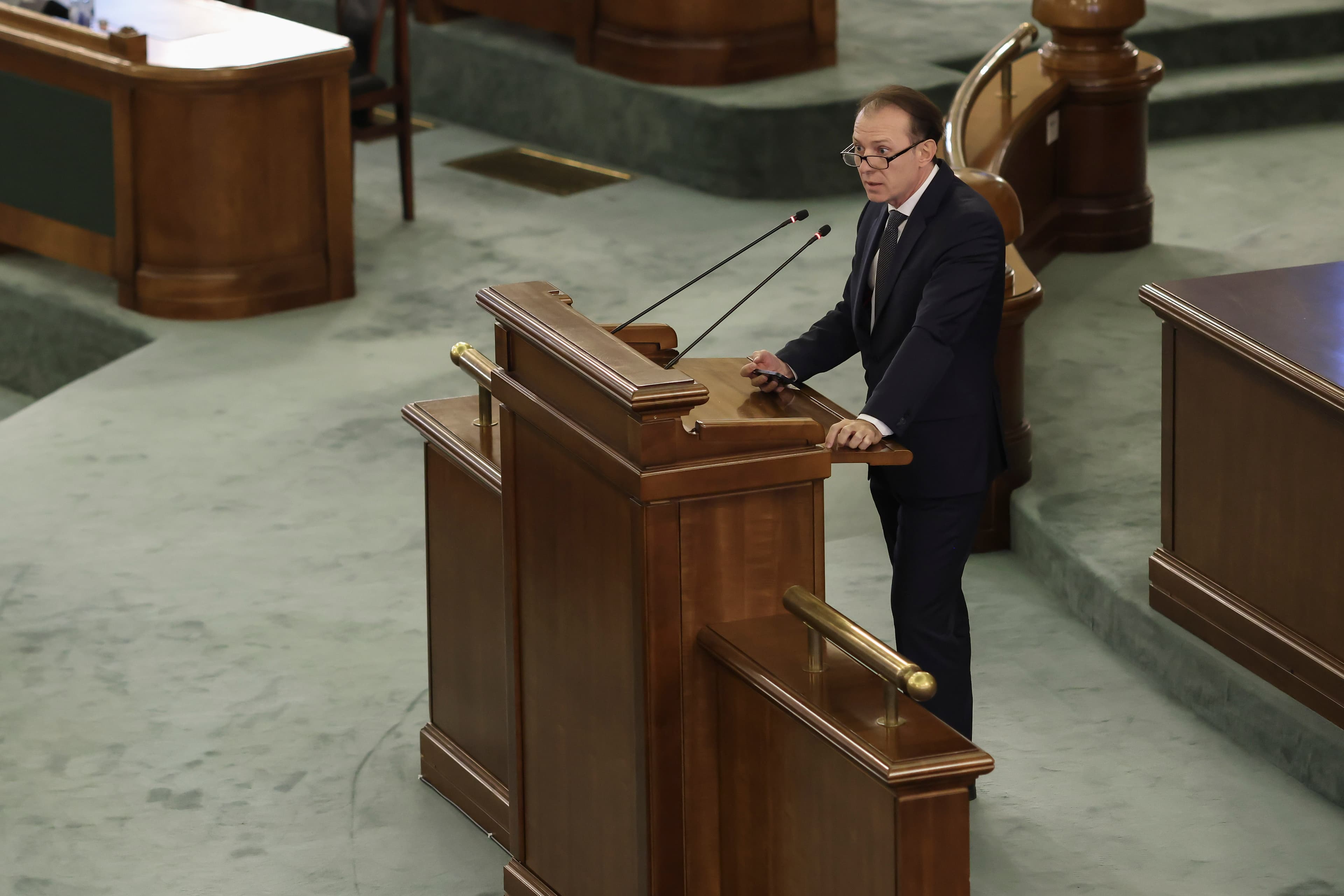 Romanian Senate lifts immunity of former PM Florin Cîțu in COVID vaccine probe