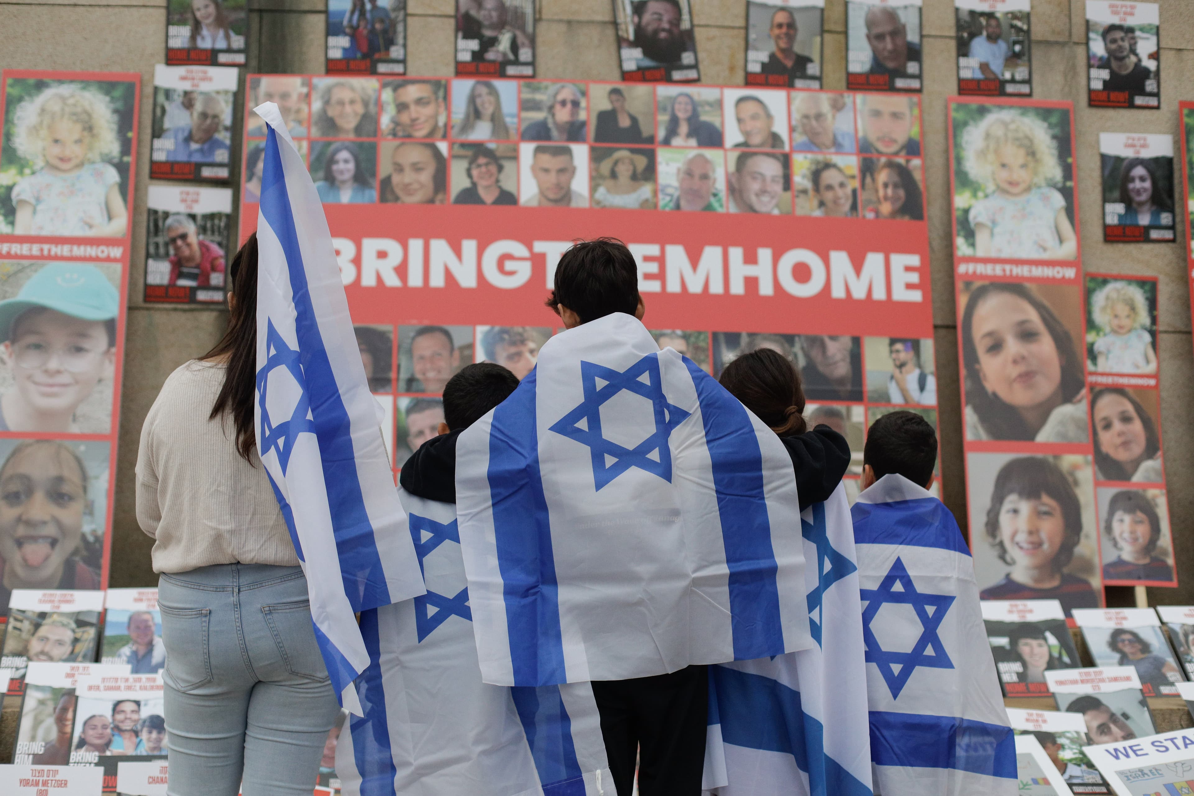 Authorities confirm fourth Romanian citizen currently held hostage by Hamas