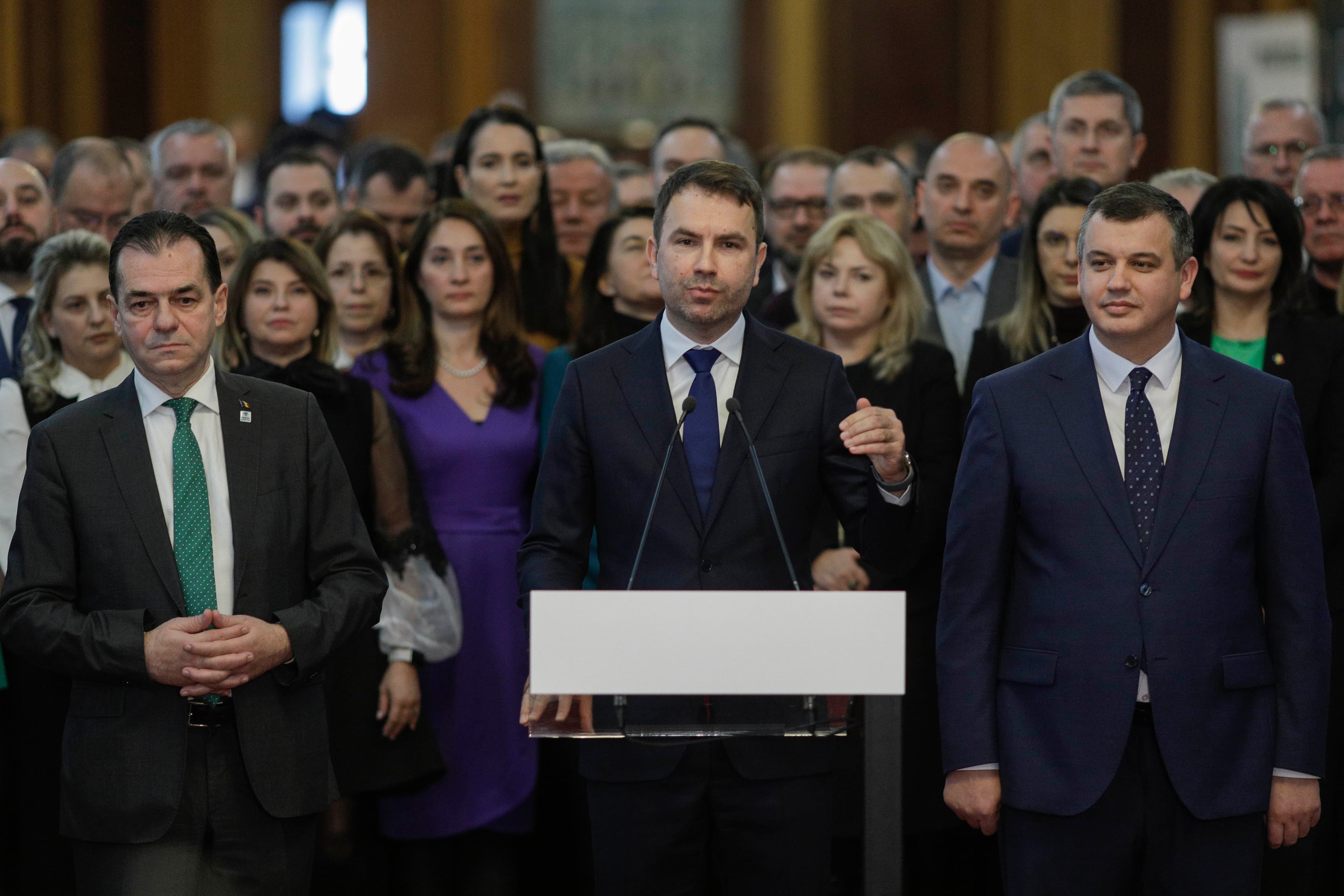 Romanian center-right opposition parties form alliance for upcoming elections