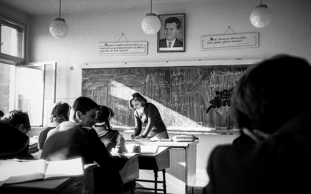A look at the 80’s generation in Romanian photographer Andrei Bîrsan’s latest exhibition