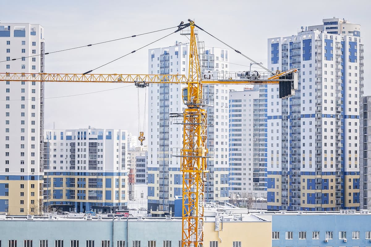 Interest rates, inflation and the geopolitical situation among main concerns of real estate investors in Romania