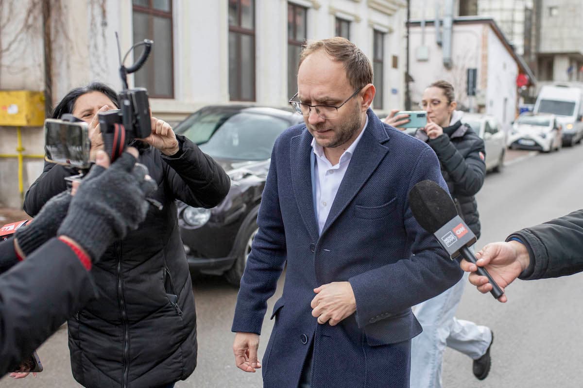 Mayor in northeast Romania probed for disclosing hiring exam questions