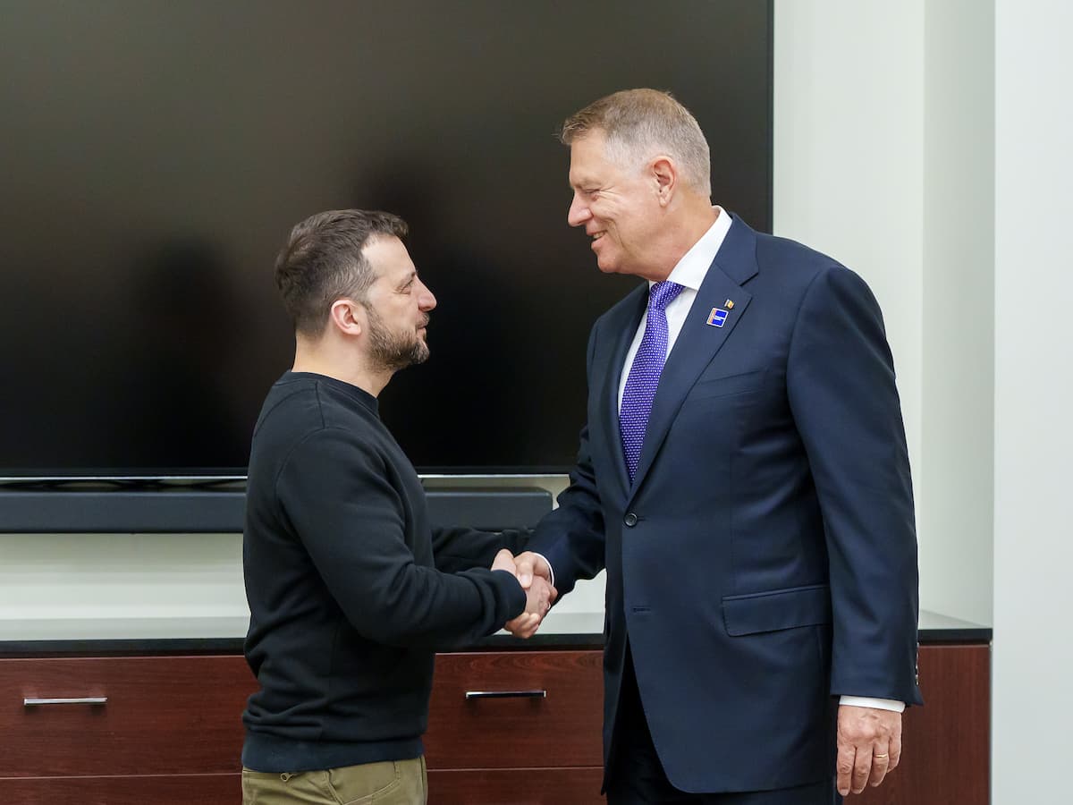 Romanian president meets Volodymyr Zelensky at Vilnius summit, reconfirms support for Ukraine