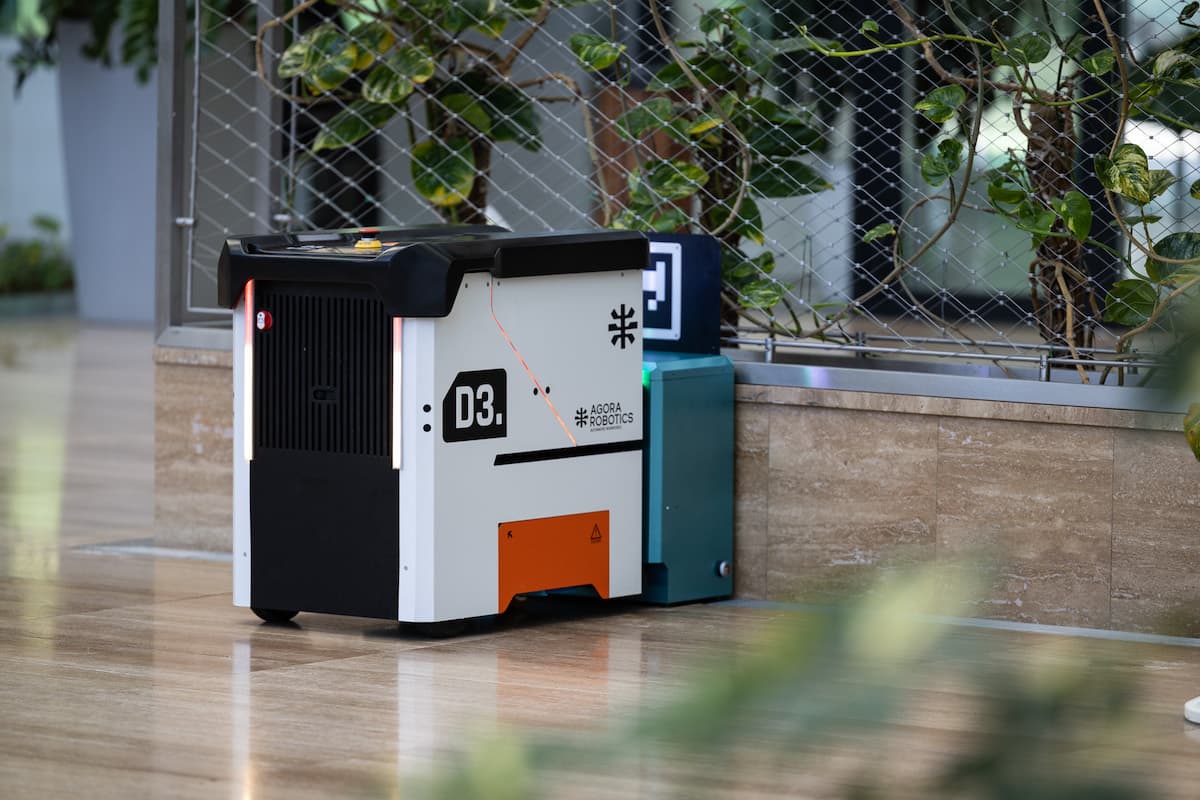 Agora Robotics launches first autonomous industrial robot produced in Romania