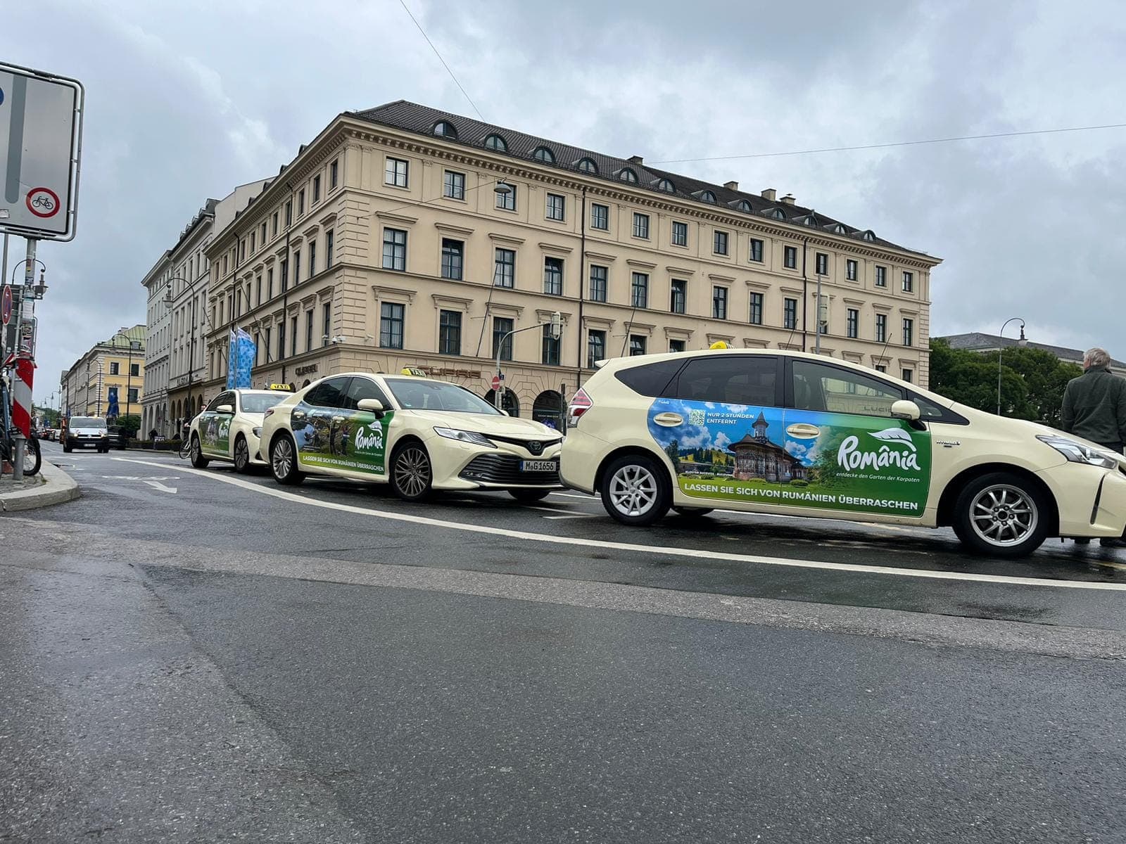 Campaign to promote Romania through images on taxis ongoing in Germany