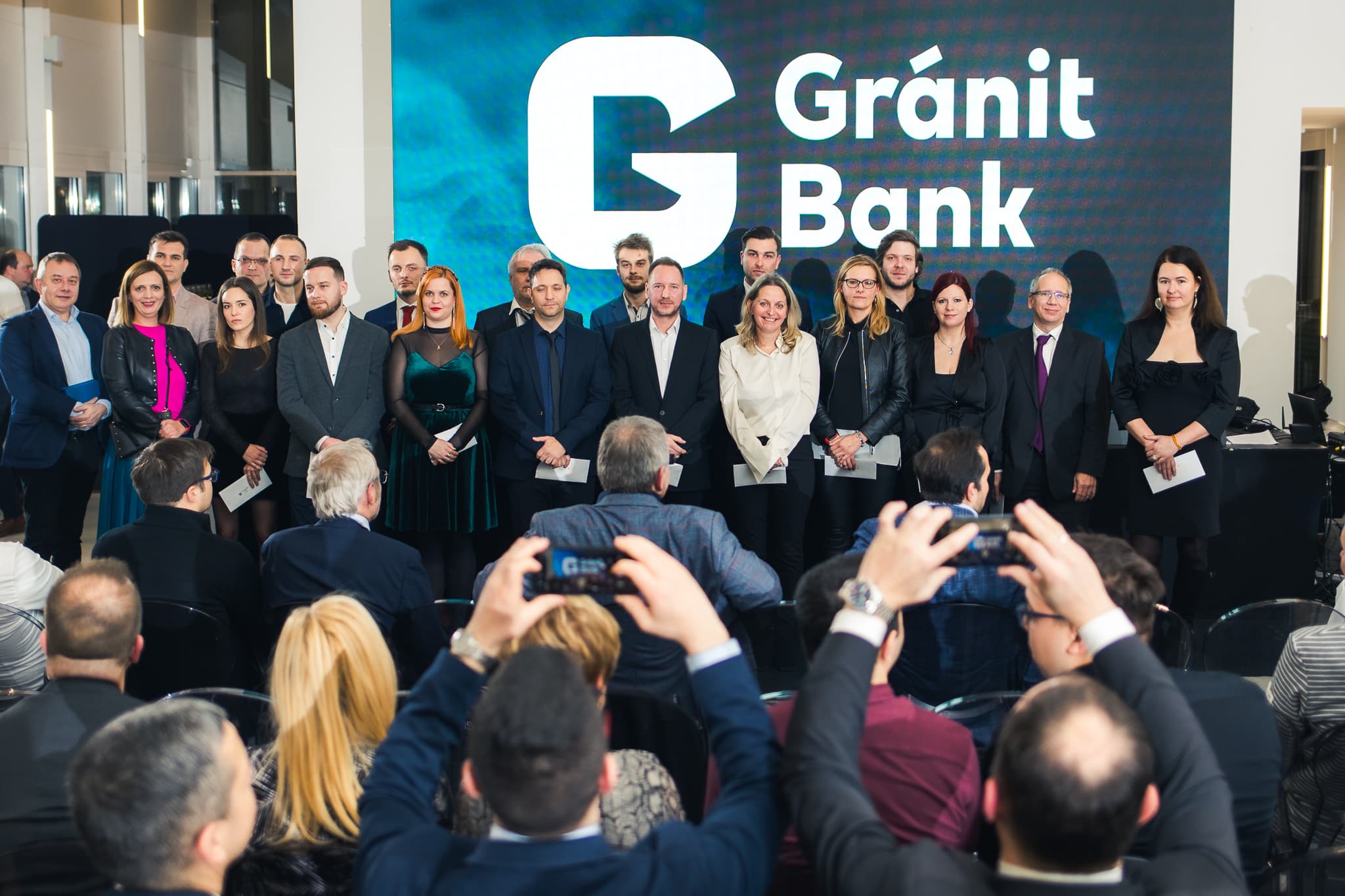 Hungarian digital bank owned by Viktor Orban’s son-in-law enters Romanian market