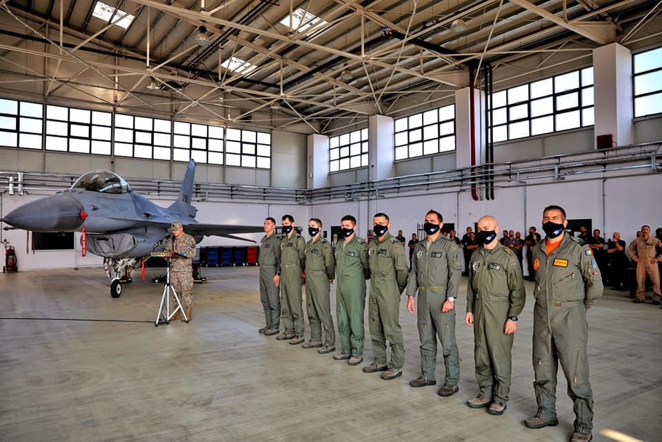 First Romanian pilots complete training course at European F-16 Center