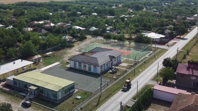 Rural school in Ialomița county reopens after renovation backed by Romanian BookLand Association