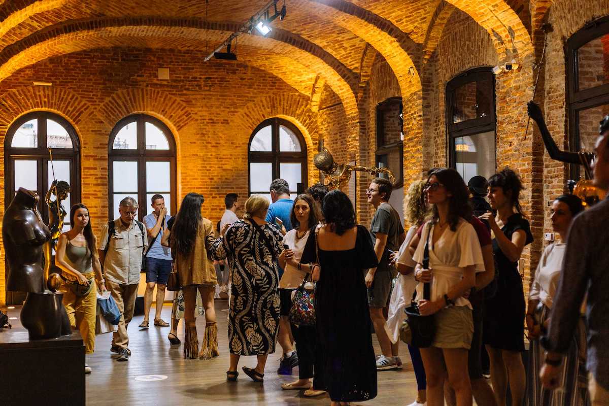 Over 100,000 visitors explore Universe of Salvador Dalí during 9-month exhibition in Bucharest