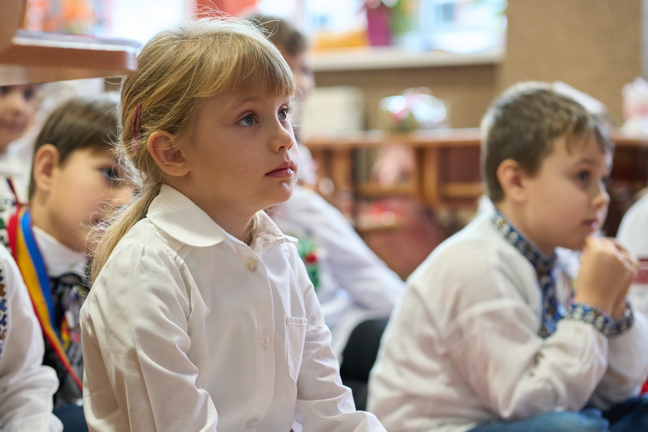 Quarter of Romanian high school-age children out of school, Save the Children report shows