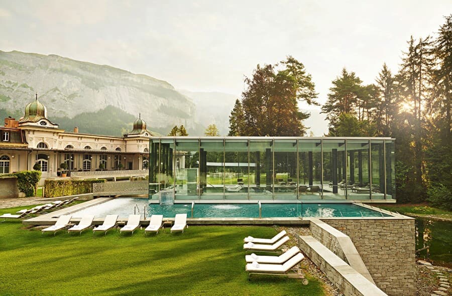 Paval Holding and Apex Alliance take over one of Switzerland's largest hotels