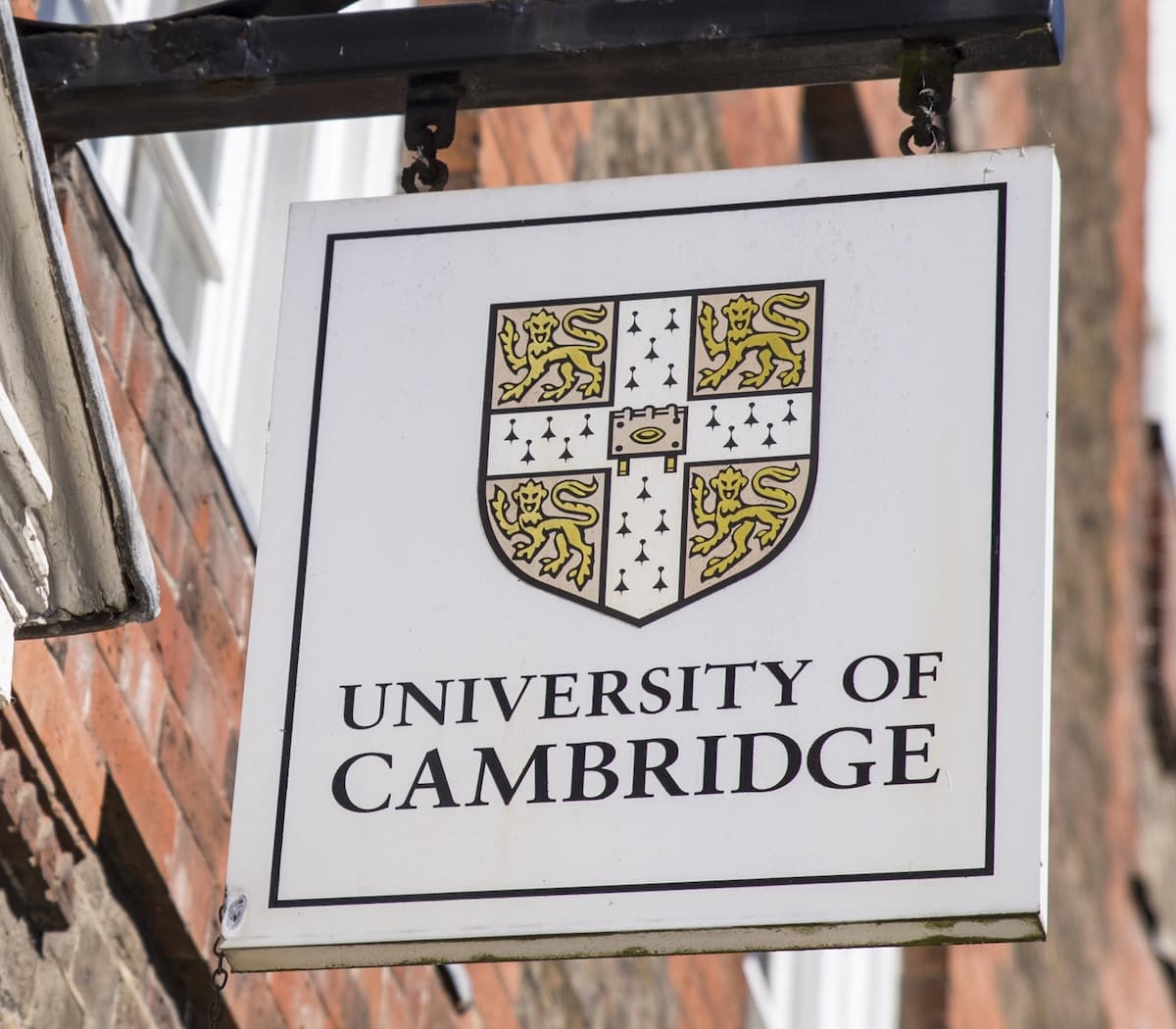 University of Cambridge adds Romanian language to its educational offer, ministry says