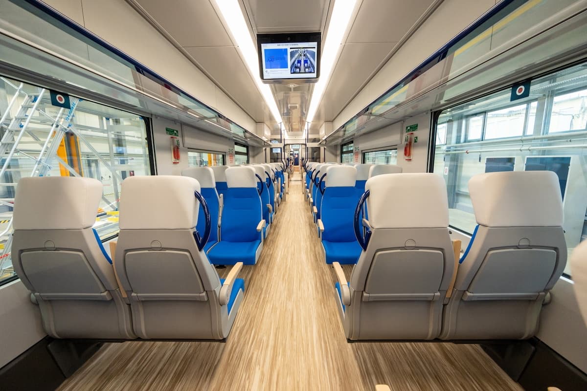 Romania’s first new electric train starts running on Bucharest-Brașov route
