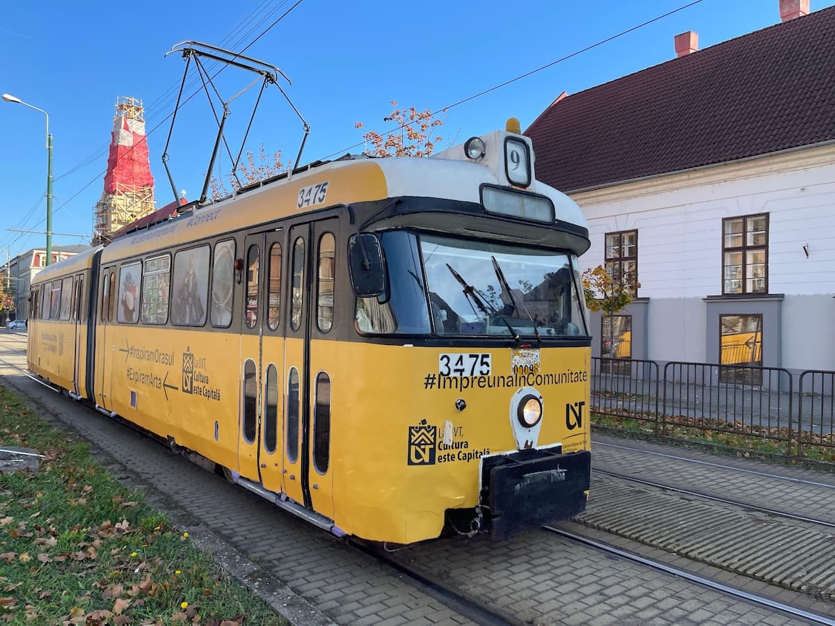 ‘Cultural Tram’ brings art to the streets of Timișoara