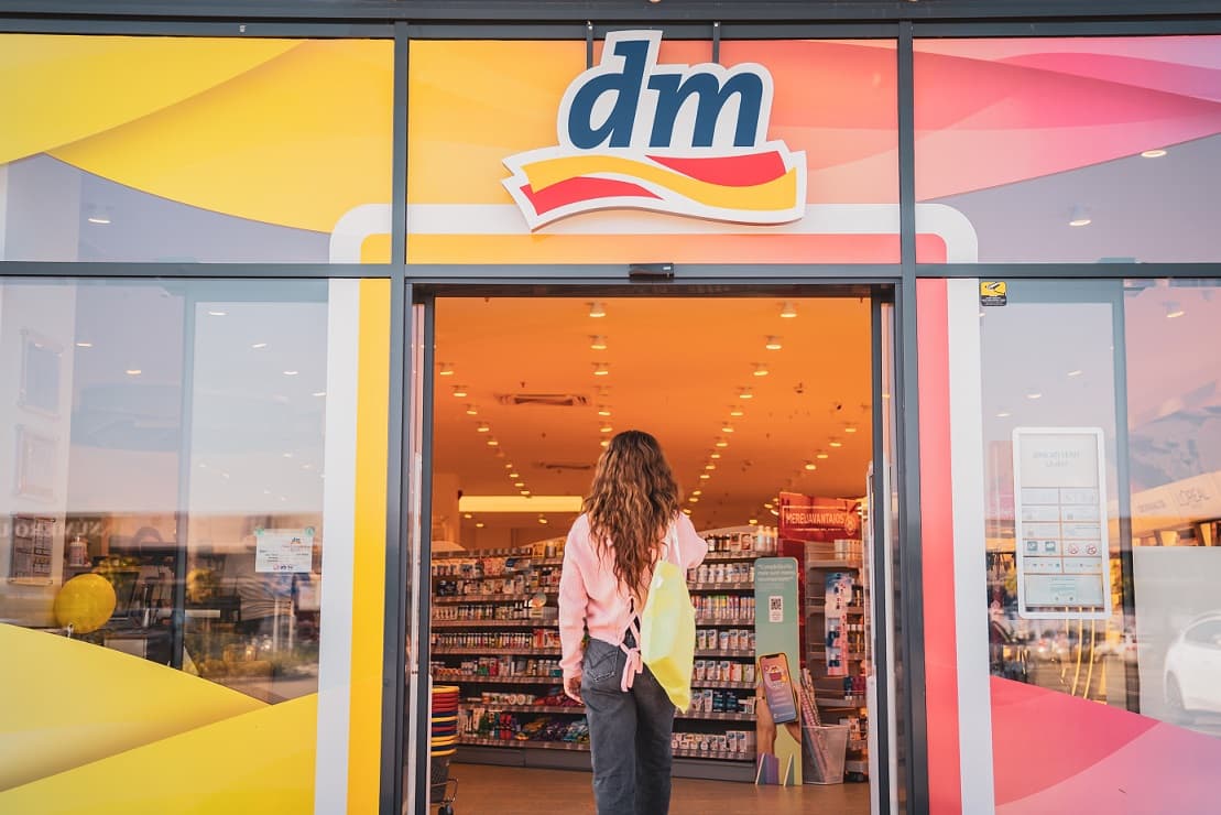 German cosmetics retailer dm drogerie markt reports 35% sales growth in Romania amid expansion and digital innovation
