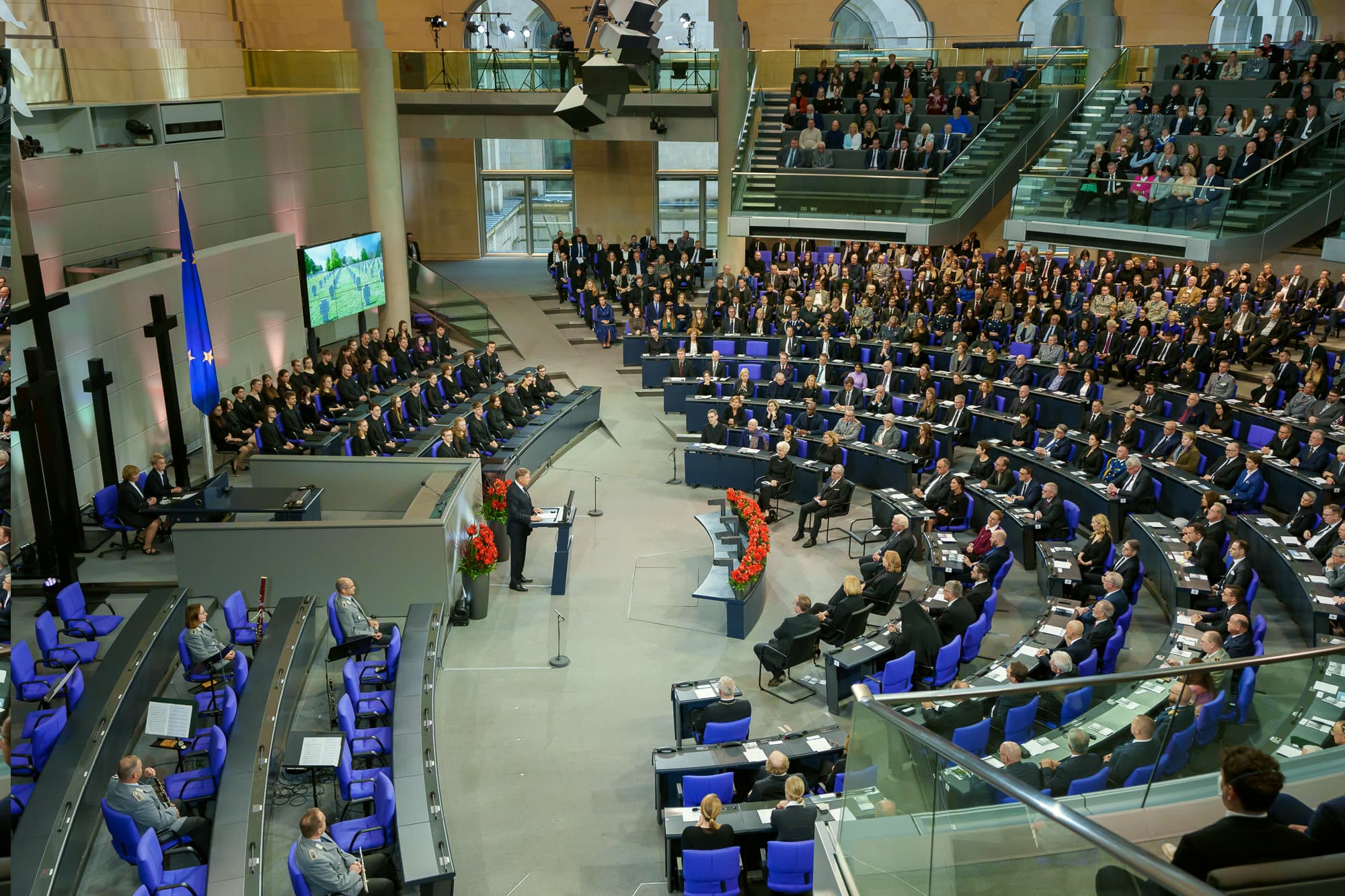 Romanian president gives speech to German parliament, meets with PM and president