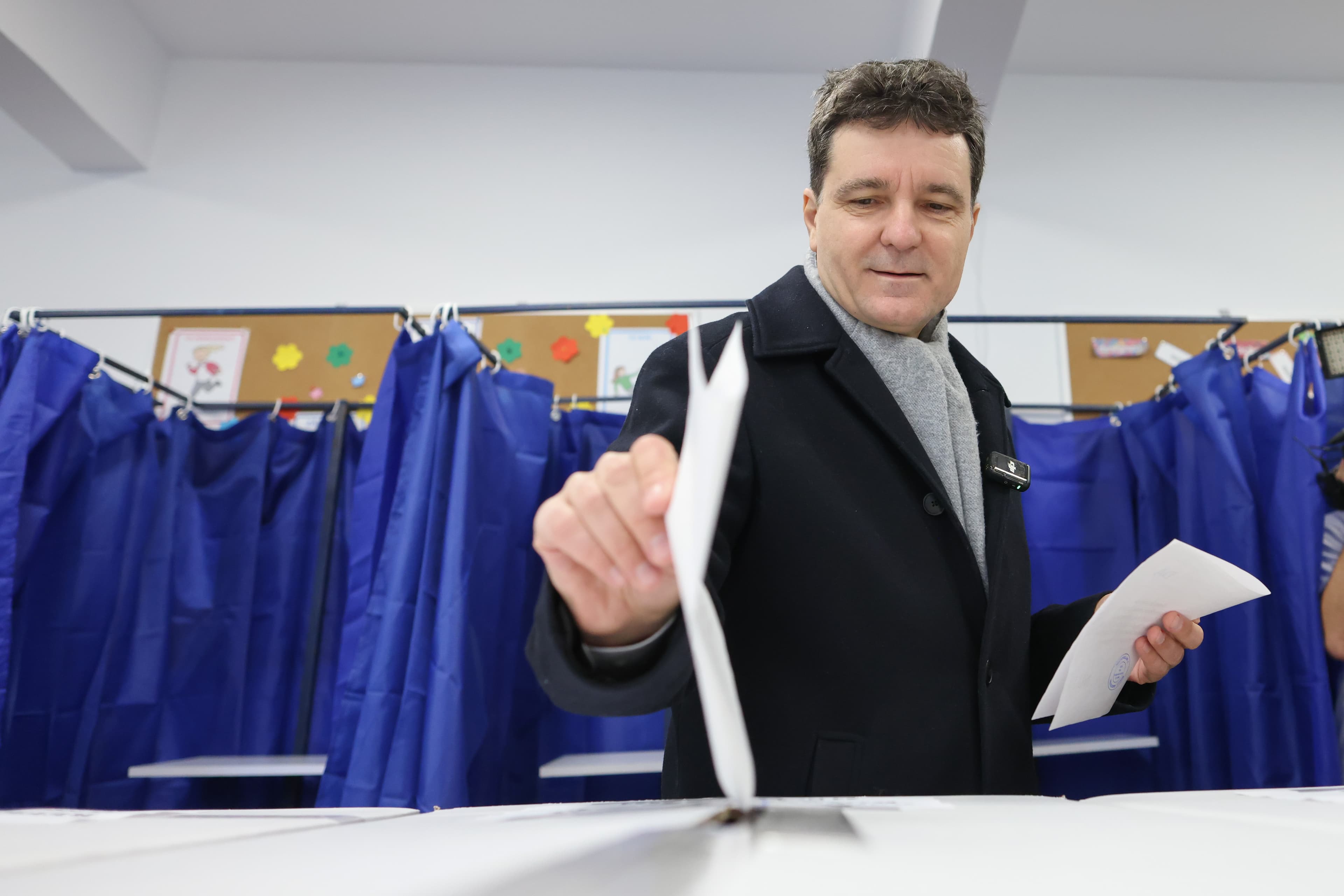 Referendum initiated by Bucharest mayor passes with ease