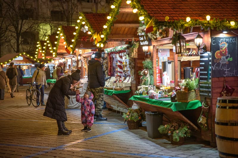 Weekend calendar: CineMAiubit, Christmas films, season traditions fair and more