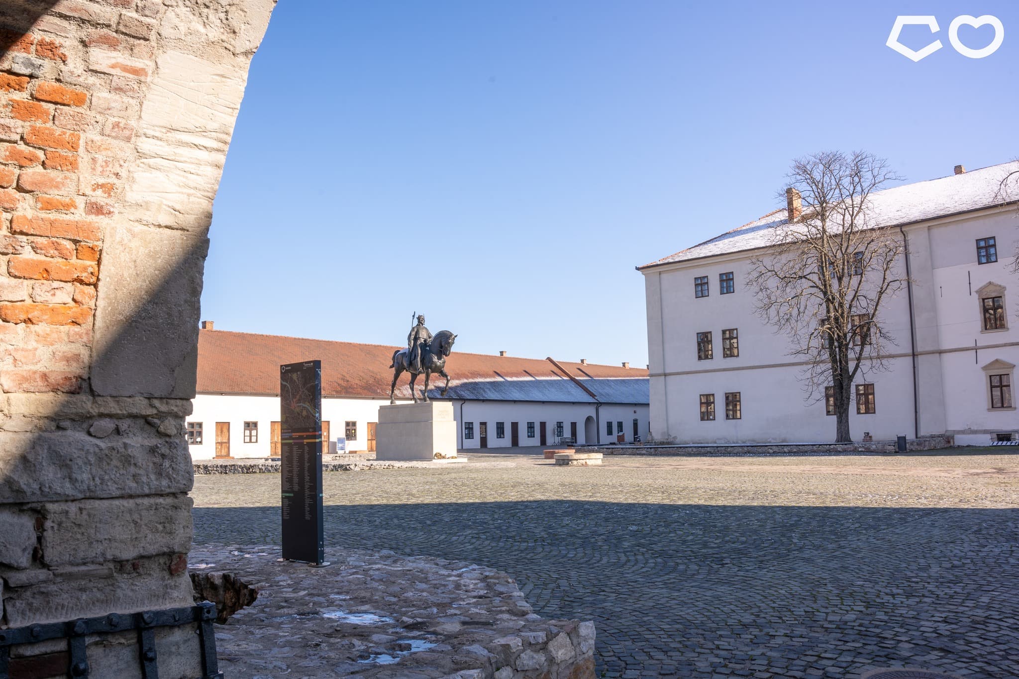 Western Romania: 650-year gothic statues found during works at Oradea Fortress