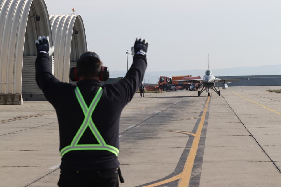 Romanian Defense Ministry to invest EUR 90 mln to modernize airbase