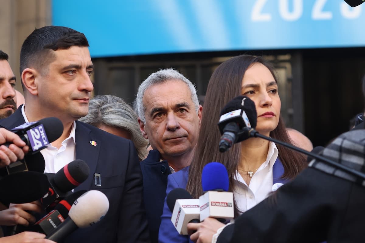 Leaders of Romanian far-right parties AUR and POT announce presidential bids, one to withdraw after validation