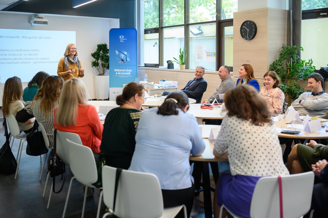 Civic Digital Incubator trains teachers in Romania on online rights, responsibilities