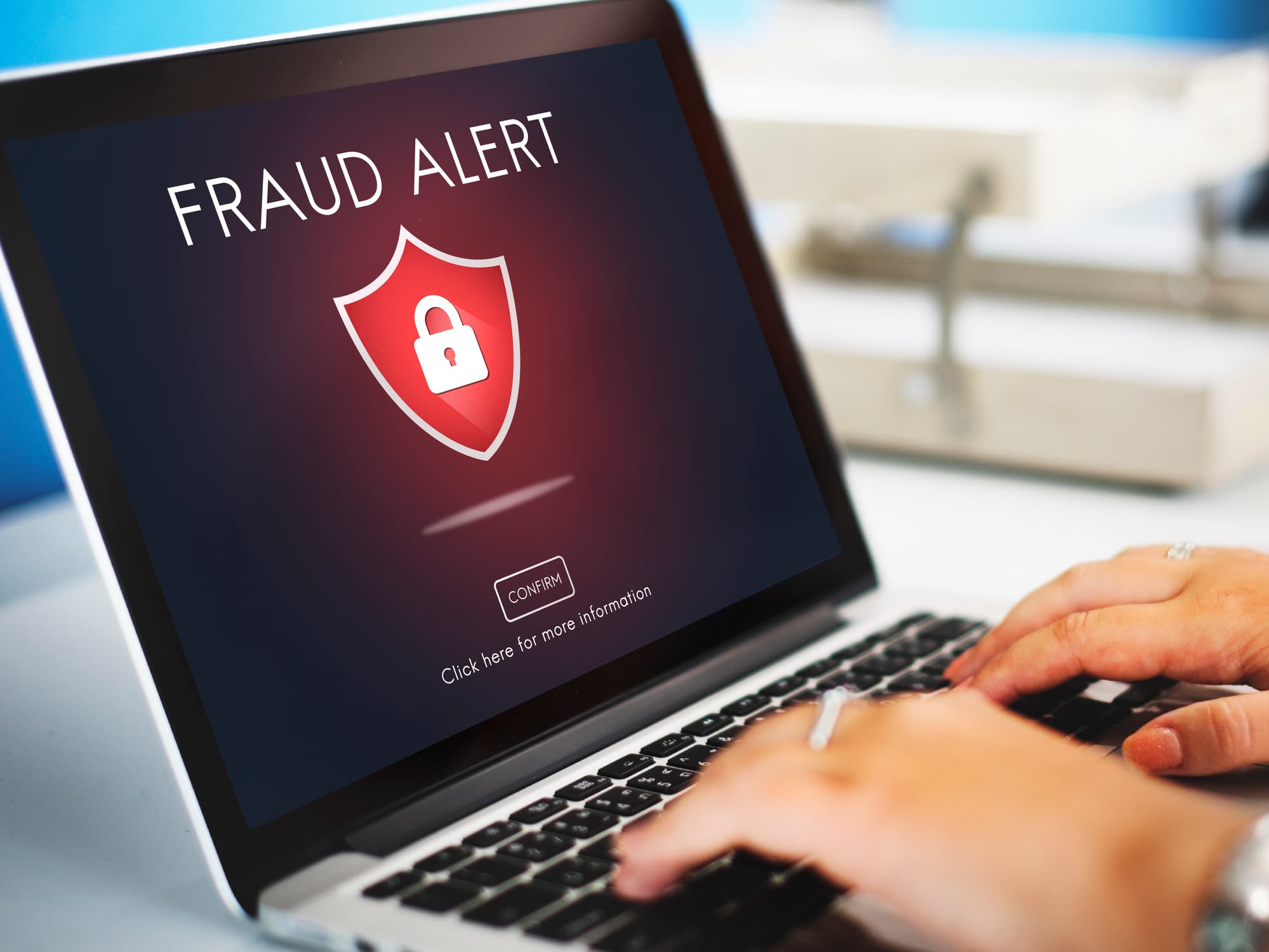 Over half of Romanians in urban areas targeted by online fraud, research shows