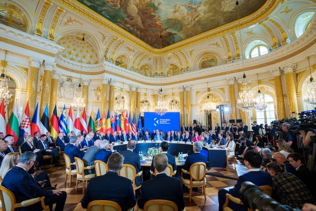 Romania’s interim president Ilie Bolojan outlines focus on connectivity and energy at Three Seas Summit