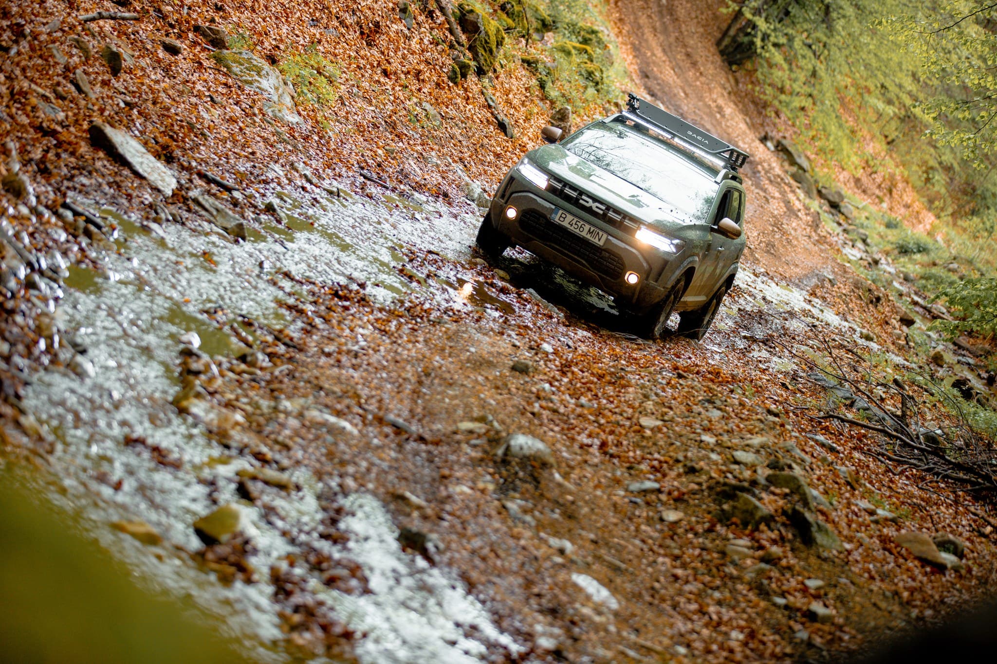 Dacia Sandriders team take part in off-road demonstration on Romania’s Transalpina road