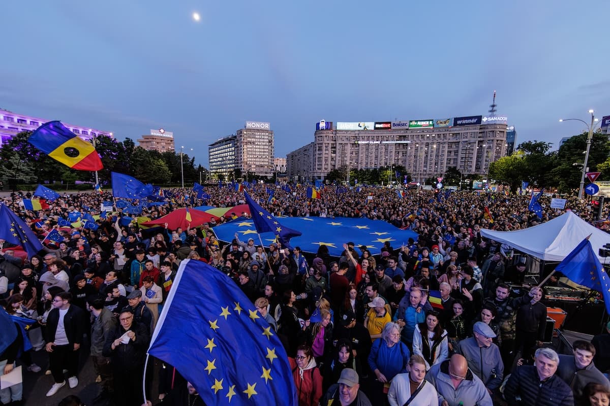 Pro-European, electoral rallies held in Bucharest and other cities in Romania ahead of presidential vote
