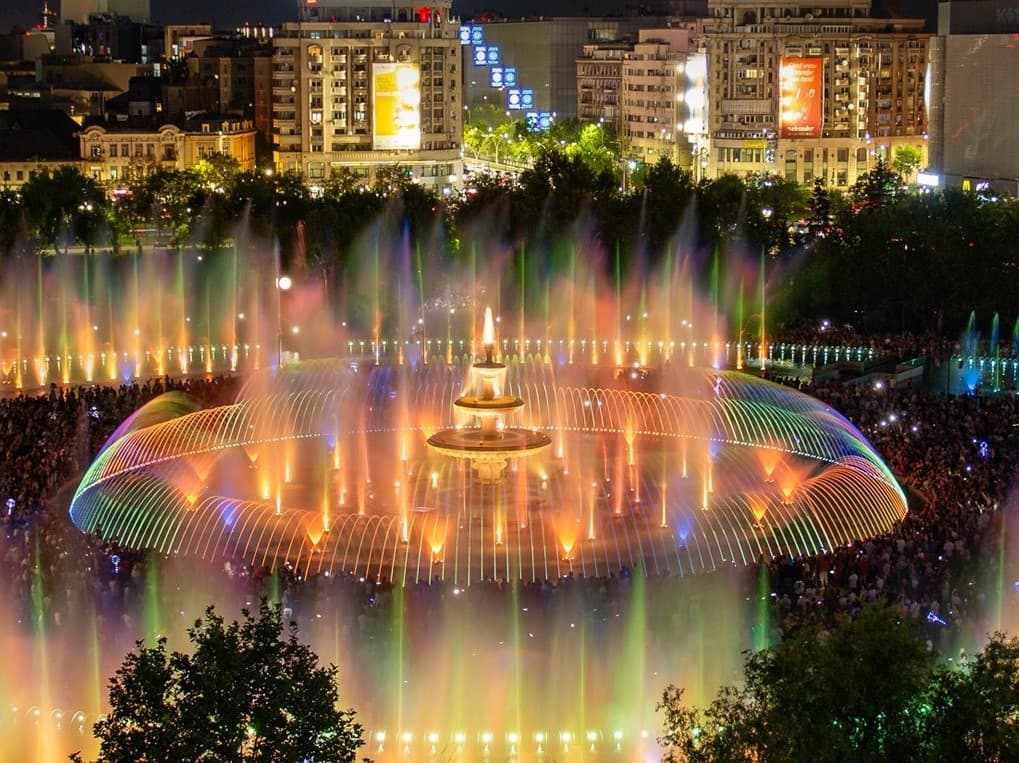 Bucharest’s Unirii Square fountains bring back Water Symphony shows