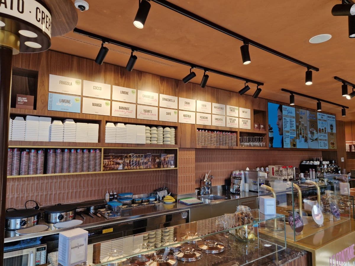 Romania’s Sphera Franchise opens chocolate & ice cream café in Italy