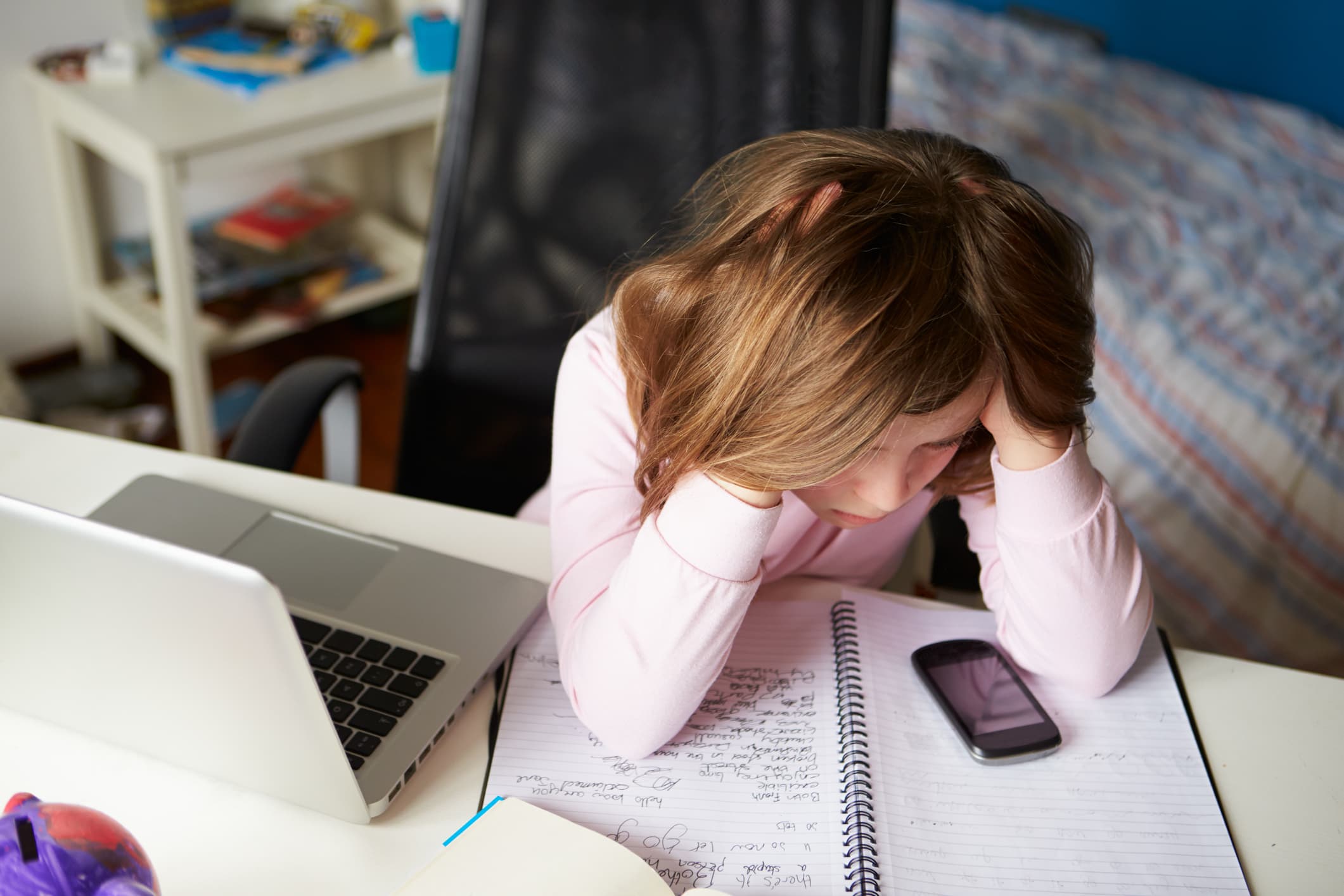 Draft bill in Romania aims to set minimum age for social media at 16