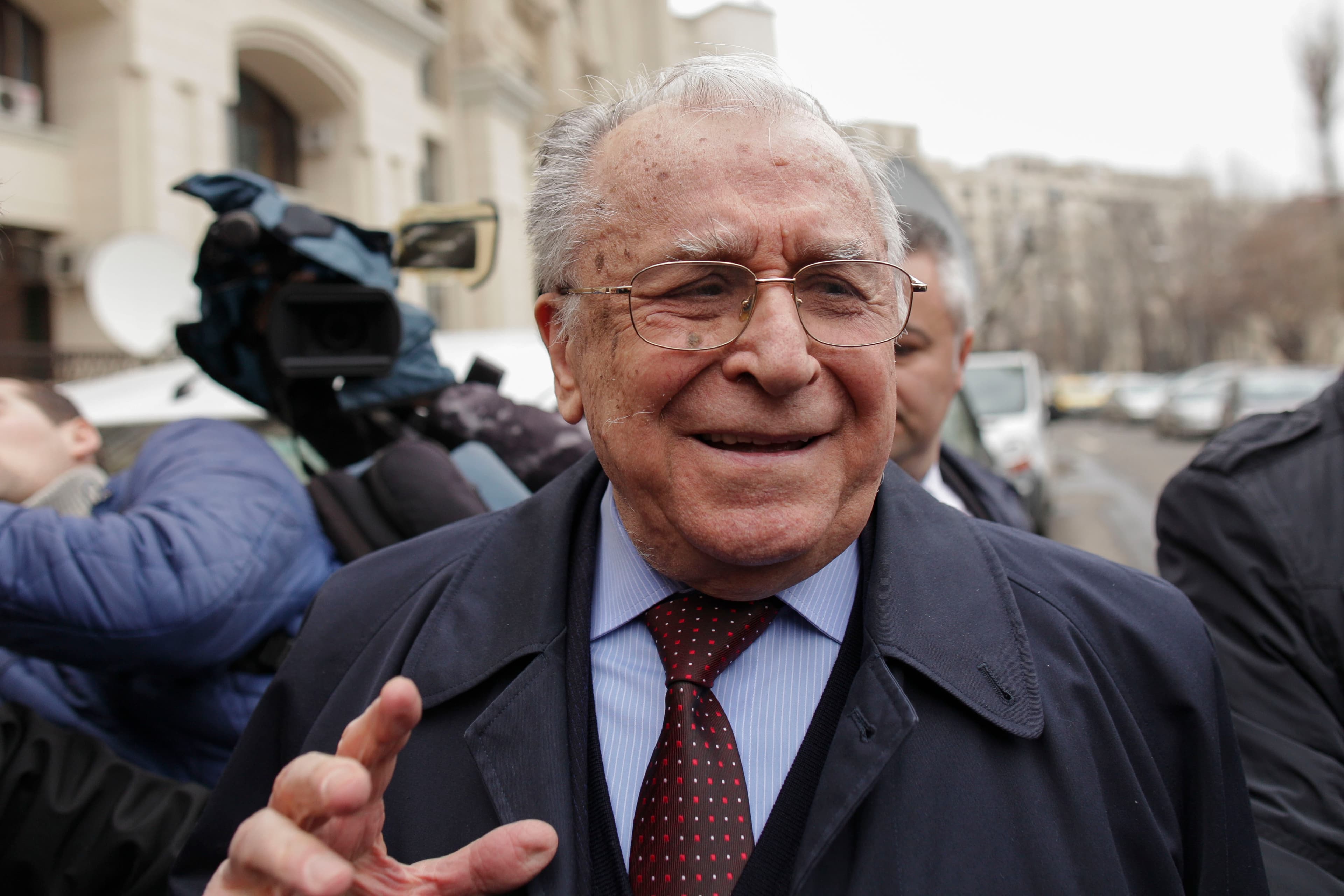 Romanian former president Ion Iliescu suffering from lung cancer, doctors say