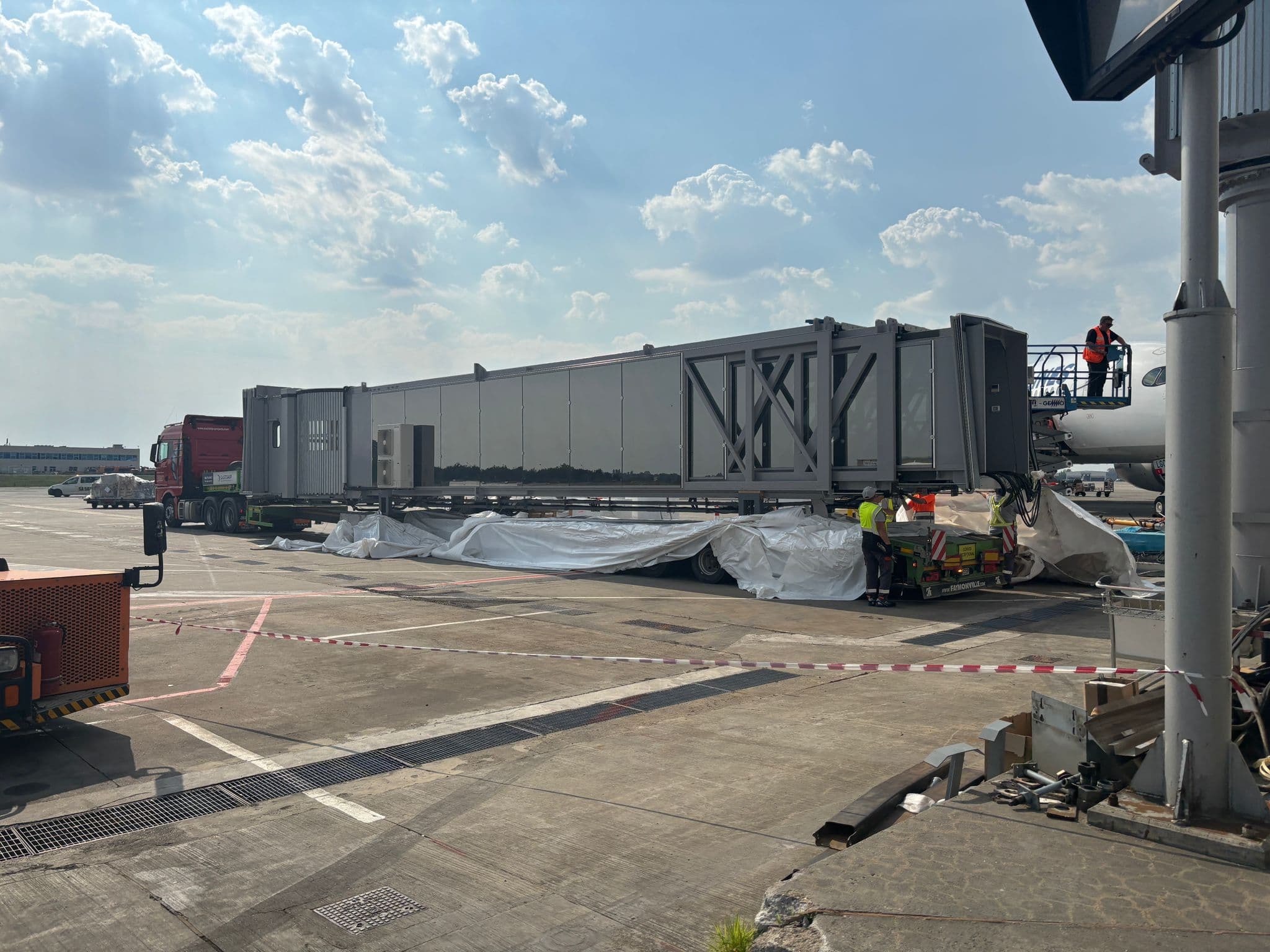 Work begins on passenger boarding and disembarkation bridges at Bucharest Henri Coandă Airport