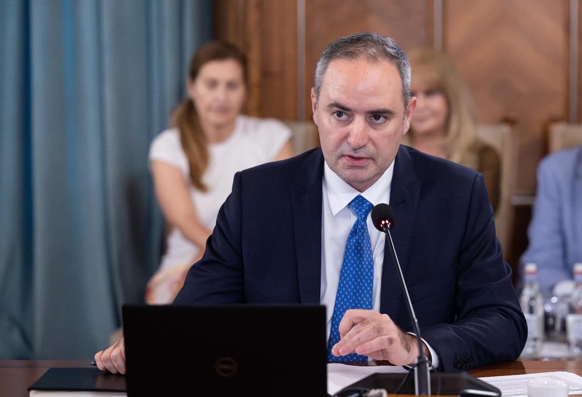 Romania backs EUR 80 bln EIB fund for tech unicorns