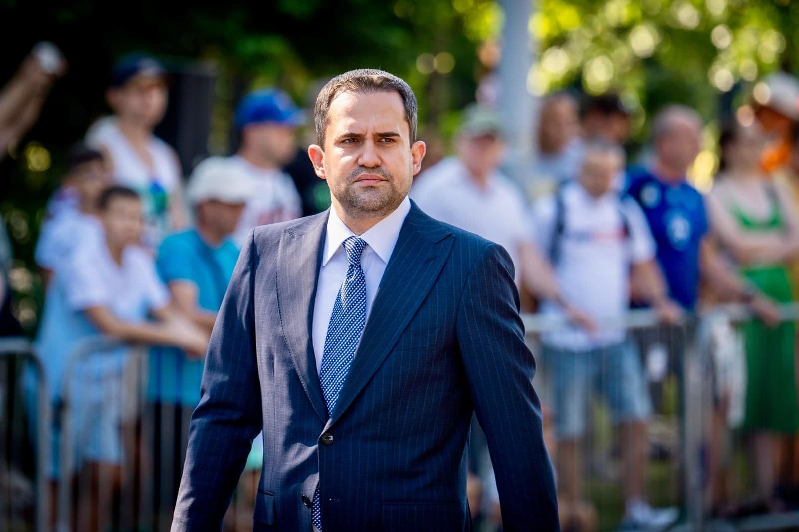 Radio Free Europe: Romania’s transport minister offered bribes to state employees before becoming a whistleblower