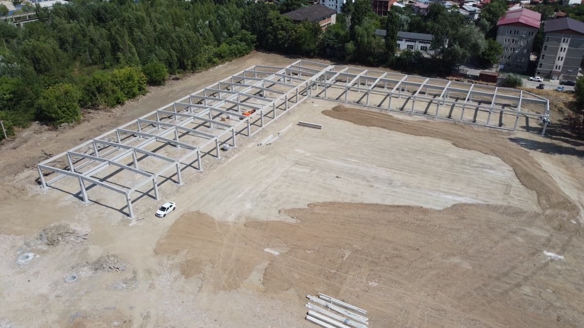 New retail center M Park Titan under construction in Bucharest