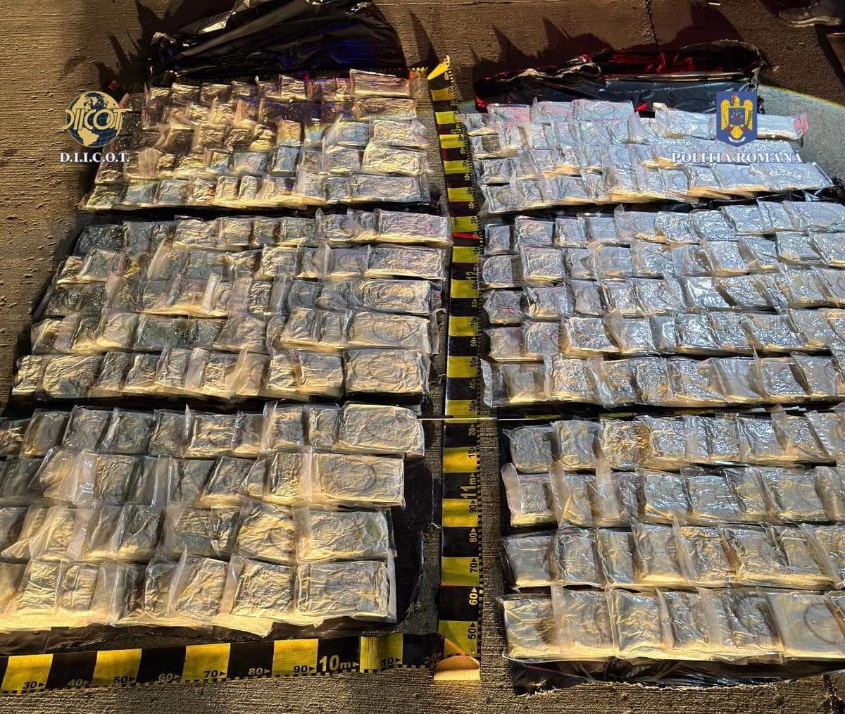 Major drug bust: Romanian police seize EUR 3.5 mln worth of cocaine hidden in camper van