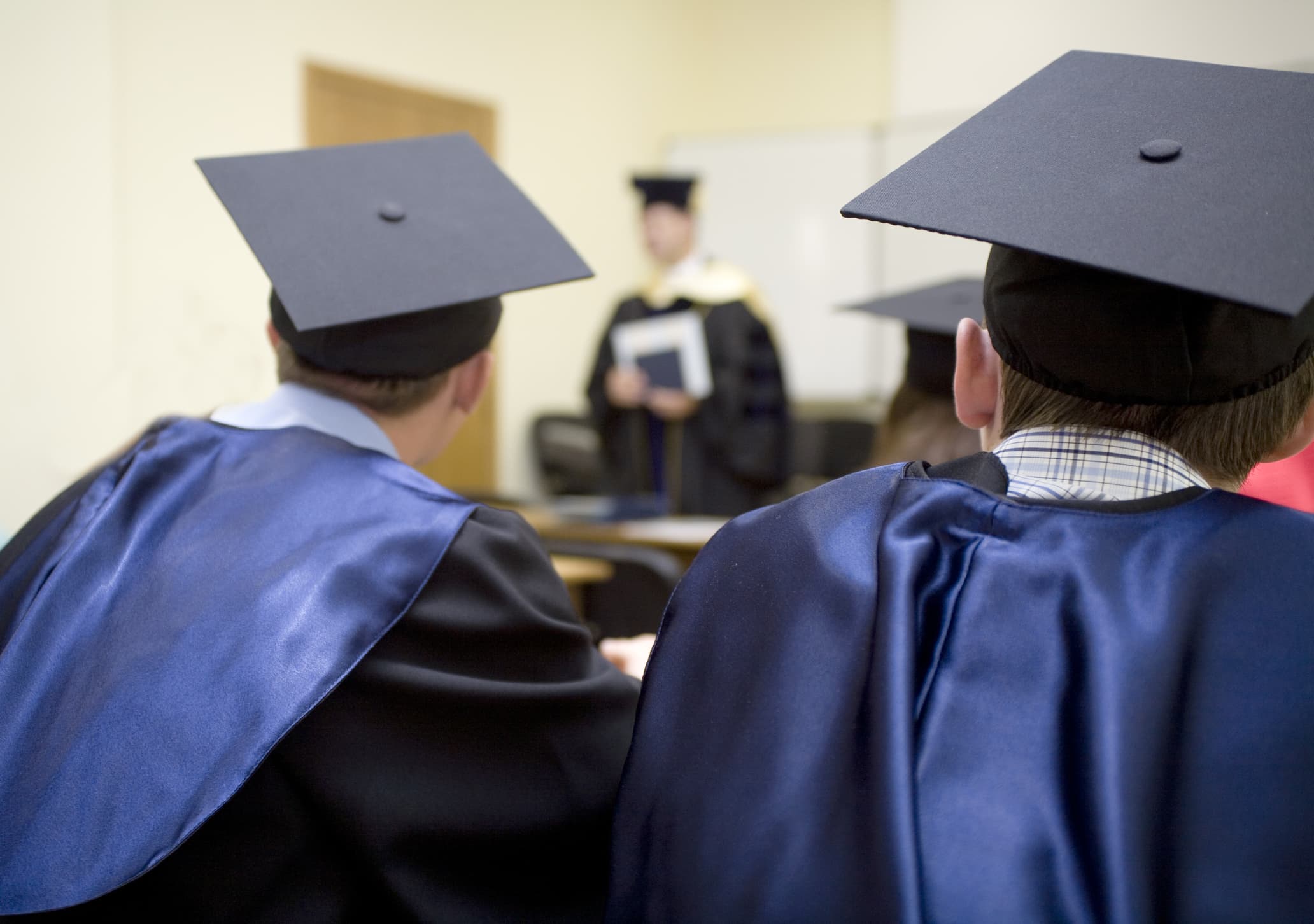 Less than 1% of Romanian teachers pursue postgraduate studies, report shows