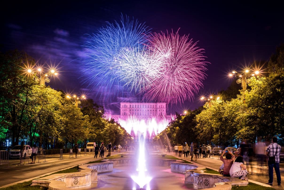 Weekend calendar: Bucharest Days, White Night of Romanian film, BIFF, Undercloud, TIFF Timișoara, AccessABILITY Expo, Oktoberfest Brașov, Alpin Film Fest and more