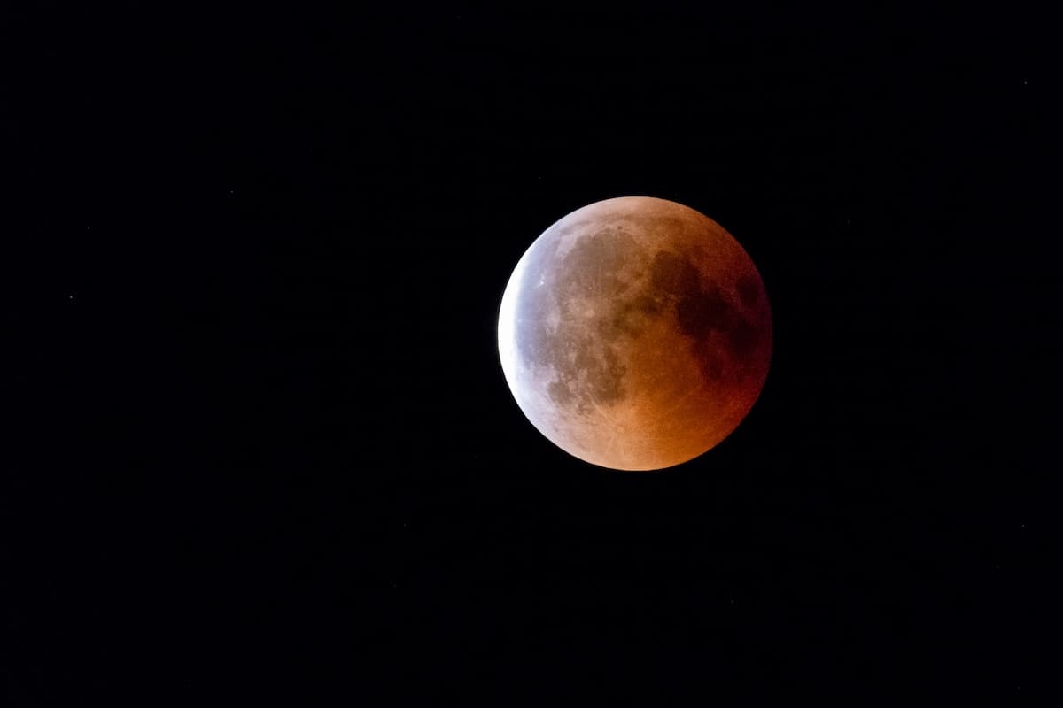 This month’s total lunar eclipse to be visible from Romania