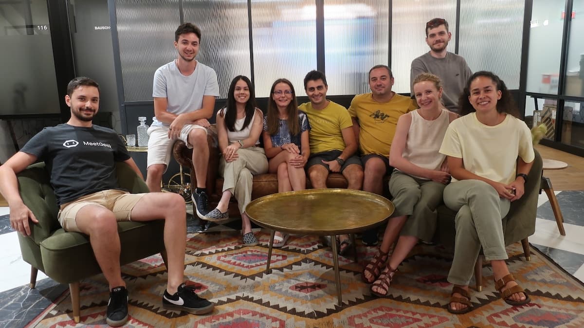Romanian startup Meetgeek raises EUR 1.6 mln to scale AI-powered workplace assistant