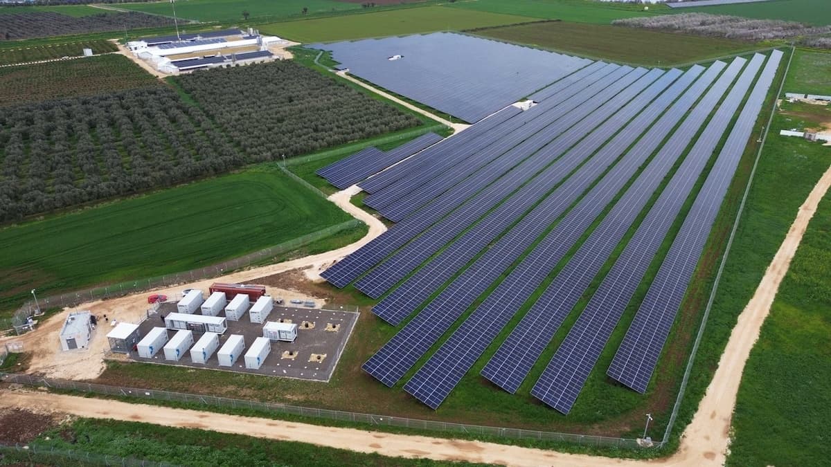 Simtel develops EUR 43 mln PV park with storage facility for Israeli investor