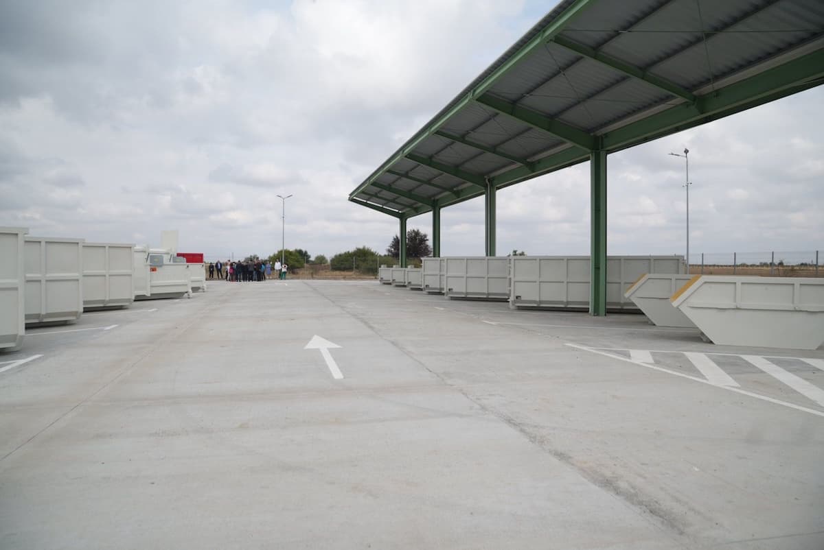 Voluntary waste collection center opens in western Romania, funded by EU Recovery Plan